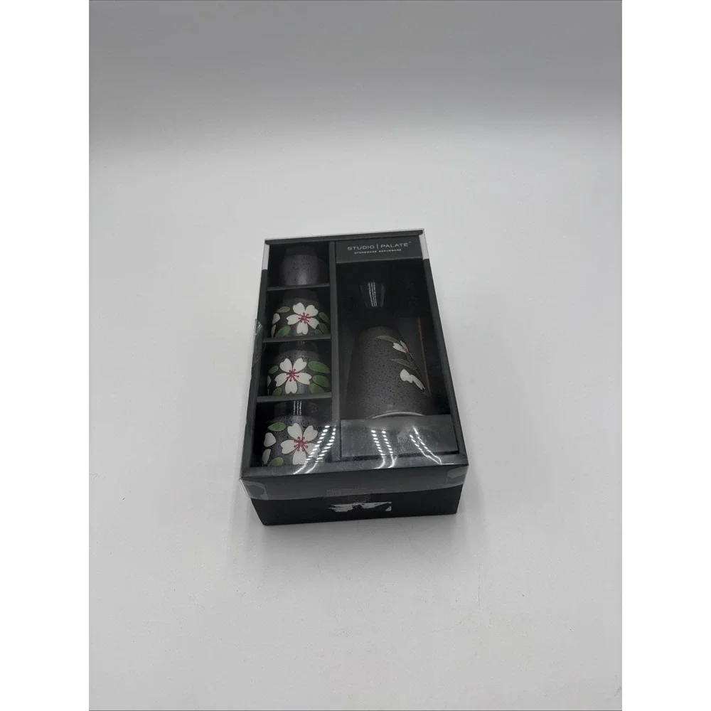 Studio Palate Stoneware Serveware‎ 5 Piece Sake Set 1 Bottle 4 Cups Gray Flower